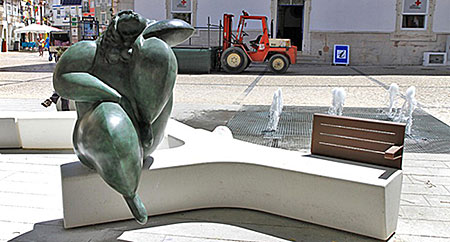Escultura de João Duarte no largo da Misericórdia em Setúbal