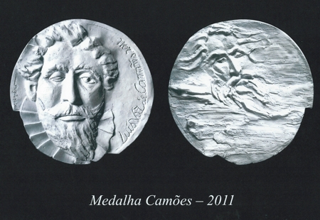 Medalha Camões da escultora Maria Saraiva